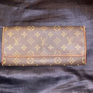 Louis Vuitton monogram pochette GM